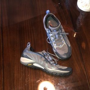Women’s Merrills size 11’s